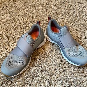 Tiem Cycling Shoes - Size 6